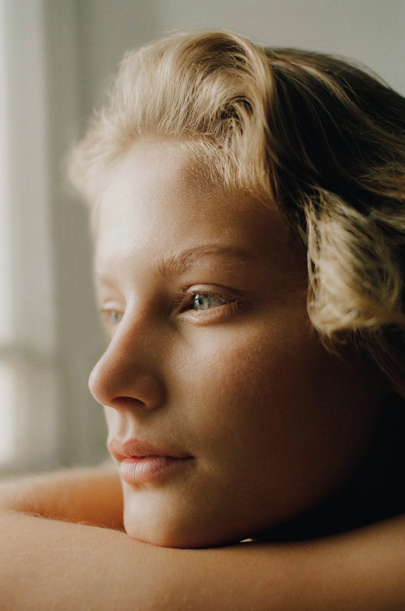 alexkibb_'s tweet image. Portraits of Nathalie on 35mm