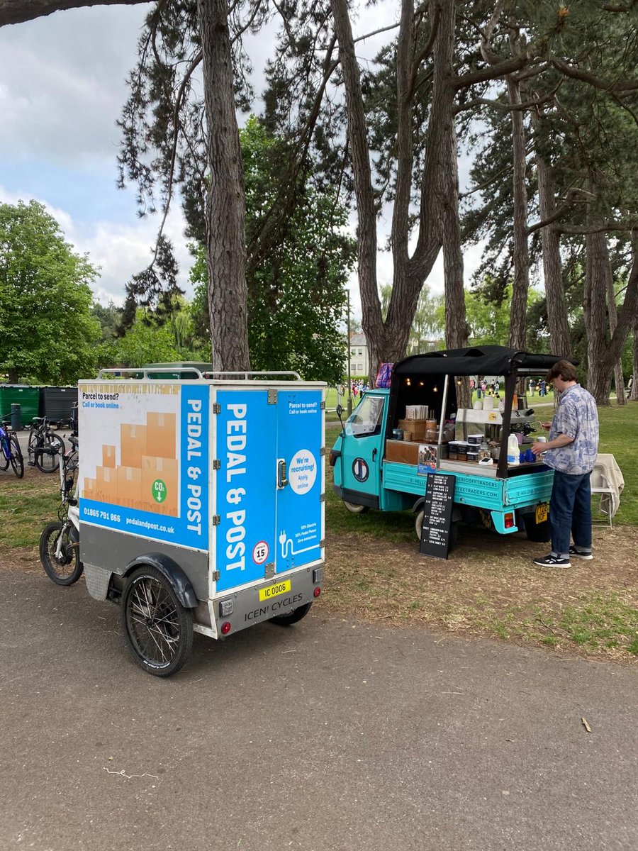 PedalandPost's tweet image. ☕🚲 Quick coffee stop at Jericho Coffee Traders this morning before another round of eco-friendly deliveries on our ultra low-emission Iceni cargo bike!

📦💚 Supporting local, staying green, and keeping your parcels moving fast and sustainably.