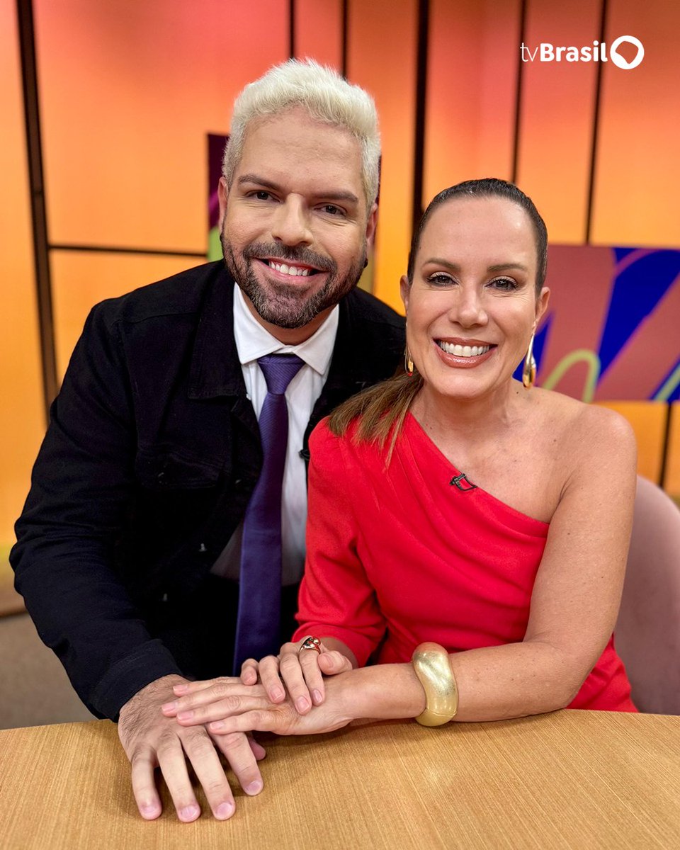 O #SemCensura está NO AR! ✨ Sob o comando de Muka, o programa recebe hoje (12) a jornalista Regina Volpato, o cardiologista Cláudio Domênico, além do secretário municipal de Cultura do Rio de Janeiro, Lucas Padilha!

Assista aqui ➡️ youtube.com/live/Cz9syrQoQ…