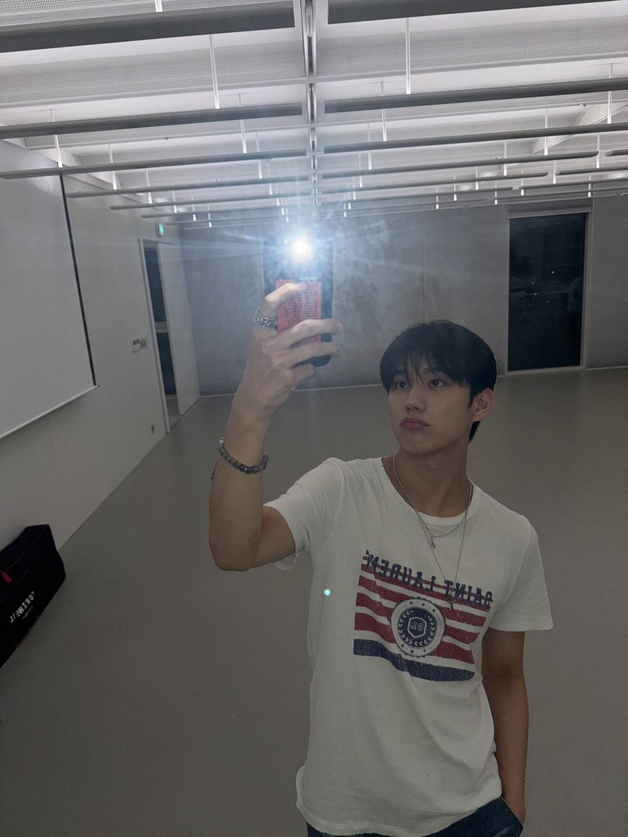 Intakkinada's tweet photo. Akhirnya ya yang kutunggu tunggu muncul juga. Mana pake smirk.
Lemah hati ku 😁🙃🥰🥰 #INTAK #hwangintak #인탁 #P1Harmony https://t.co/LRKTT9UceQ