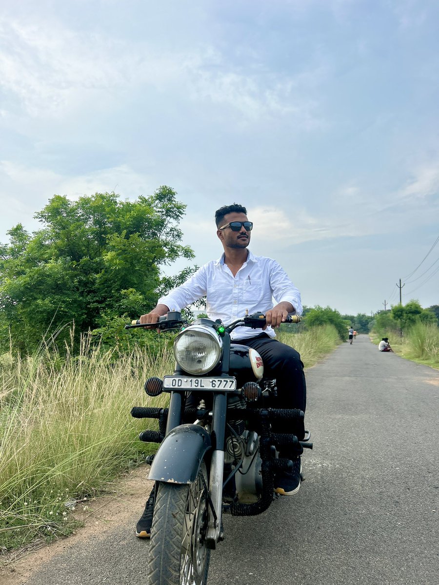 Tapassahu15's tweet photo. Today is my Birthday 🥳🎂🎁😘 12/06 #HappyBirthday #tapassahuvlogs #tapassahu #balinali
#AirIndia #AhmedabadNews #Gujarat #PlaneCrash #ITReel https://t.co/CAXlEwob8e