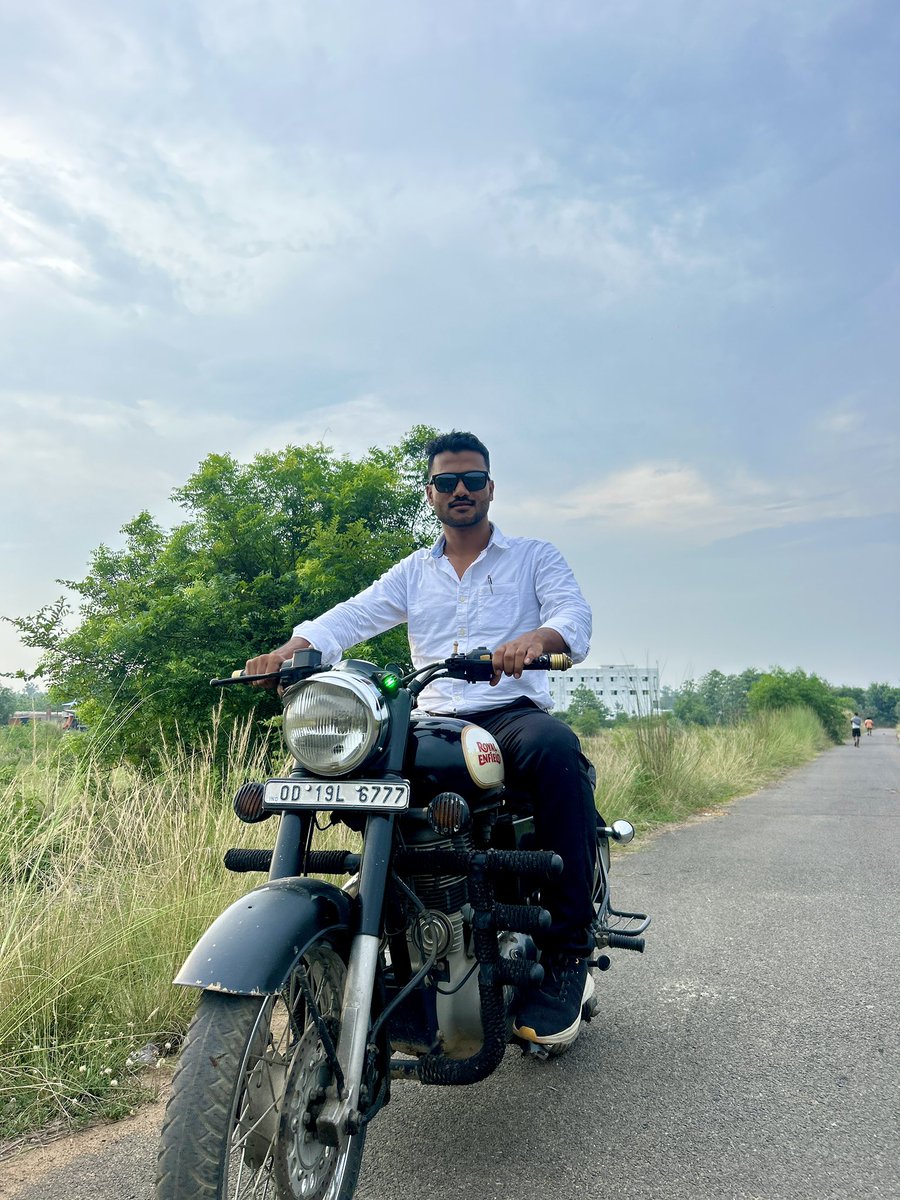 Tapassahu15's tweet photo. Today is my Birthday 🥳🎂🎁😘 12/06 #HappyBirthday #tapassahuvlogs #tapassahu #balinali
#AirIndia #AhmedabadNews #Gujarat #PlaneCrash #ITReel https://t.co/CAXlEwob8e