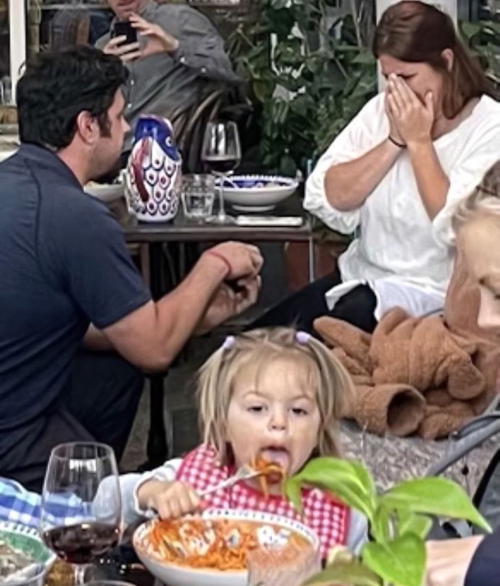 Etrafımdaki herkes nişan, düğün yaparken ben;