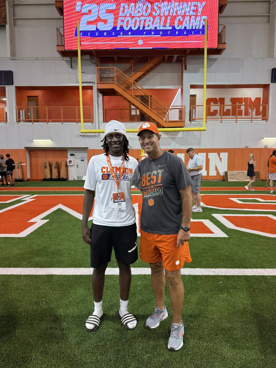 kevinjohnson15_'s tweet image. Just some more clips from the Clemson and I’m thankful for the all coaches who were there to help get better and thankful for y’all’s time.
@NA_Chargers_FB @CoachFBWaters
@CoachGRiley @Coach_Grisham @joshjwall16 @carson_cramer