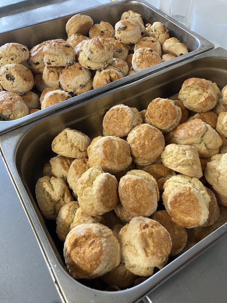 Mass baking today to keep the kitchen going for the weekend…
Bloody murder in my tiny pastry kitchen …
Doing my best to stock them up …

What do you fancy …?