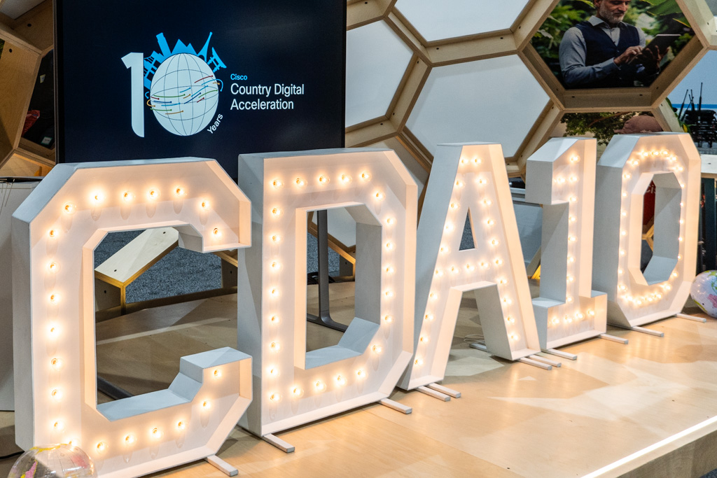 guydiedrich's tweet image. It was an inspiring week at #CiscoLive! 🌍 I enjoyed hosting a digital innovation talk with academia and industry partners from @RutgersU and @MorganSolar, celebrating 10 yrs of #CiscoCDA, and exploring the immersive #LearnwithCisco community.