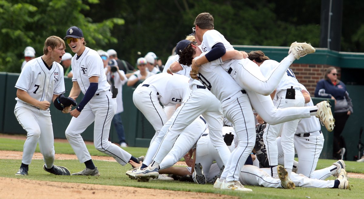Traverse City St. Francis booked a return trip to the D3 baseball state finals with a 4-3 win vs. Grosse Pointe Liggett. Here's a 21-photo salute from the Gladiators games.
photos.record-eagle.com/Sports/Basebal…