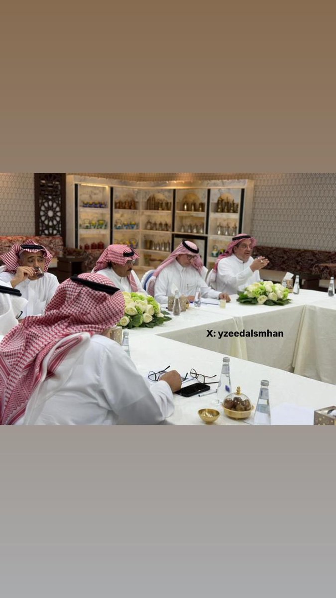 كما تعودنا من النادي الذي يبقى ويستمر أسمى على مسمى (التعاون).. حراك شرفي تعاوني مثمر توّج بثقة الأغلبية للأستاذ بدر الغنّام ليكون المرشح القادم لقيادة النادي في المرحلة المقبلة.
هنيئًا له هذه الثقة، وهنيئًا للتعاونيين هذه الحكمة والتعاون وتوحيد الصفوف للمحافظة على استقرار النادي