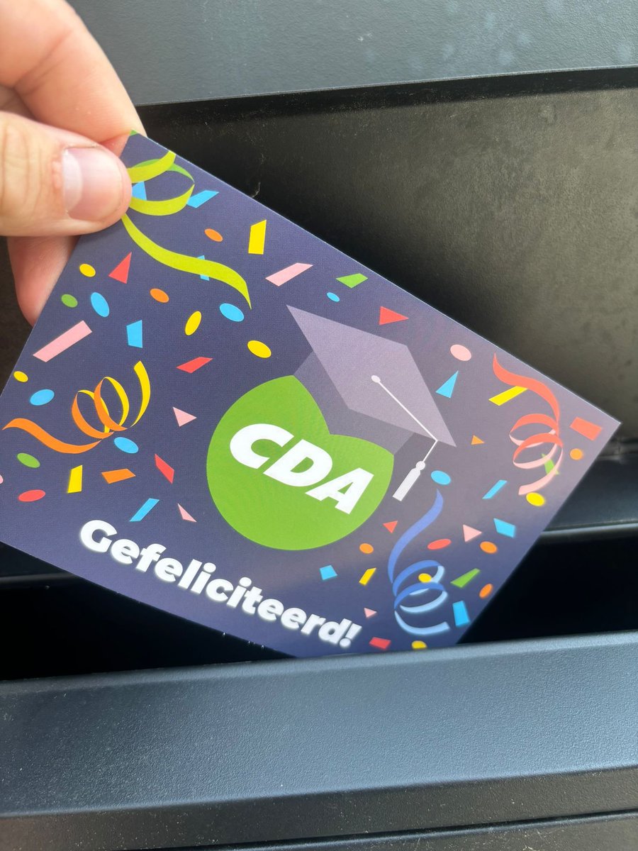 Spannende dag voor scholieren die in afwachting waren van de uitslag van hun examens. Aan alle geslaagden: Van harte gefeliciteerd namens het <a href="/cdavandaag/">CDA</a>. Voor de scholieren die het nog een keer moeten proberen: Kop op! Je bent nog jong, en de volgende keer kan het wél lukken.