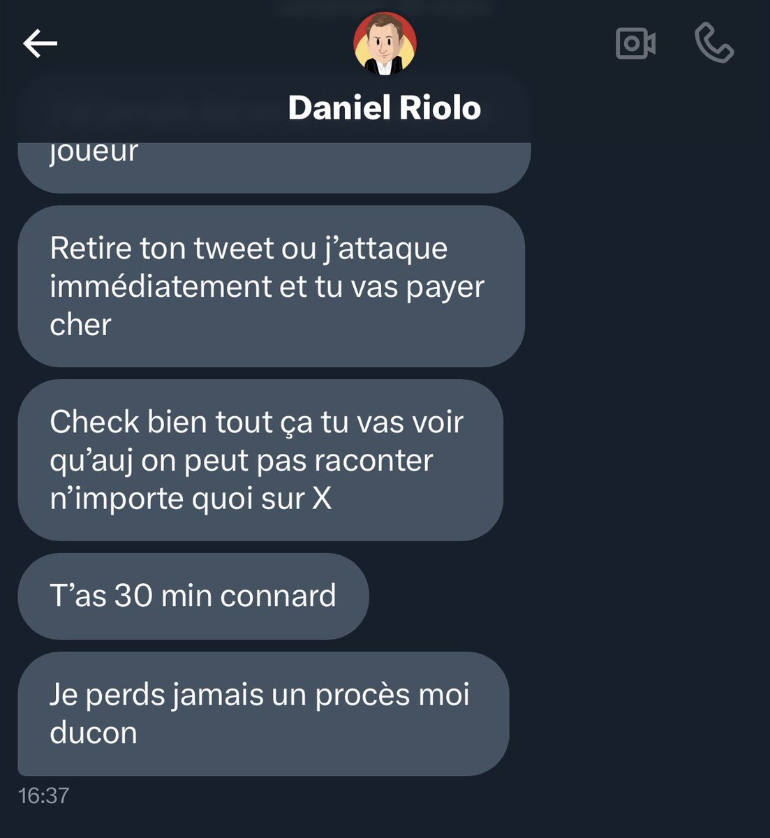 Bah alors <a href="/DanielRiolo/">Daniel Riolo</a> ? Tu dis que t’es une terreur, chez nous on te trouve sympa 😘 MANGE TON KARMA
