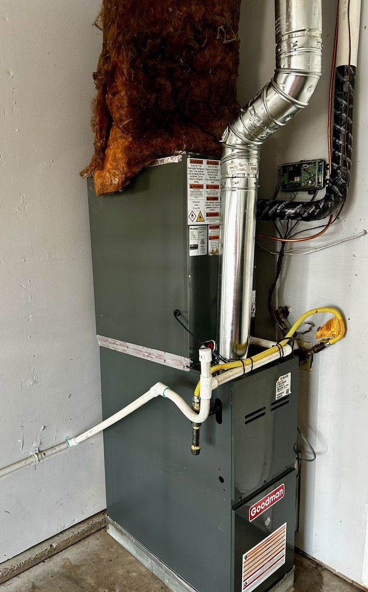 New Goodman (R32) system  installation. 
<a href="/GoodmanMfgHVAC/">Goodman Recruiting</a> 
#HVAC