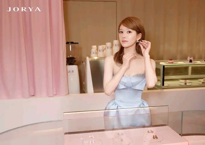 Zhao Lusi's beauty shines in these photos, she looks absolutely gorgeous in every shot!#ZhaoLusi #ZhaoLusixJORYA2025