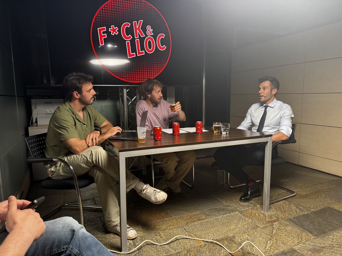 Acció Climàtica Andorra (@accioclima) on Twitter photo Finalment, el Jordi i el Marc de @fvckilloc han entrevistat al secretari d’Estat de Transició Energètica, Mobilitat i Transport, David Forné (<a href="/forny_/">David Forné Massoni</a> ).
#connectat Finalment, el Jordi i el Marc de @fvckilloc han entrevistat al secretari d’Estat de Transició Energètica, Mobilitat i Transport, David Forné (<a href="/forny_/">David Forné Massoni</a> ).
#connectat