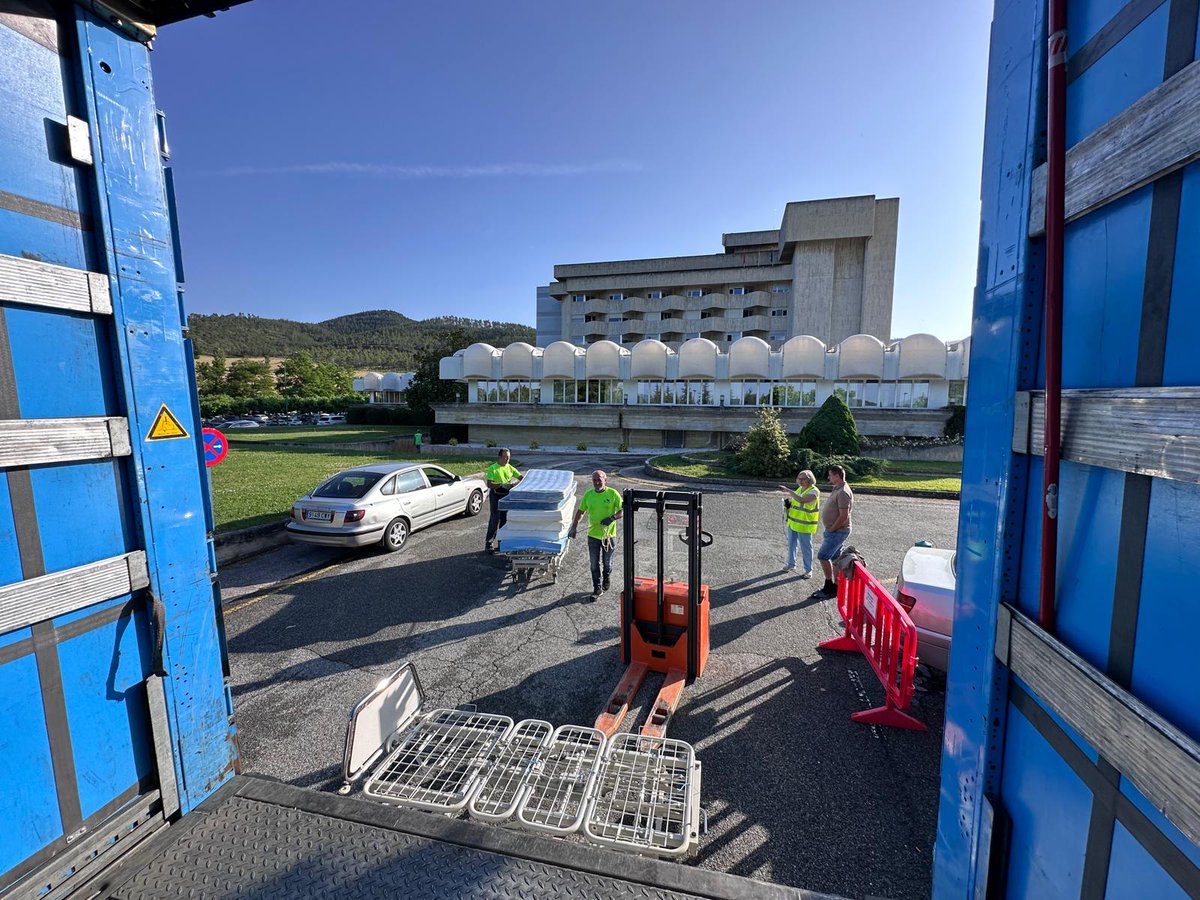 Europa & Ucrania (@europewithua) on Twitter photo Hoy ha salido para Ucrania el camión n°29° desde Pamplona. El lunes saldra el camión numero 30°. Más de 750 Toneladas en ayuda a Ucrania desde Navarra. Seguimos y seguiremos sin descanso.💪 🇺🇦❤️🇪🇺 <a href="/UKRinESP/">UKR Embassy in Spain</a> <a href="/HelptoUkraine22/">Help To Ukraine ONGD</a> <a href="/UKR_token/">Alerta Noticias UKR 24</a> <a href="/AficionesUnidas/">Aficiones Unidas</a> @Pamplo_news <a href="/Pamplona_ayto/">Ayuntamiento de Pamplona</a> Hoy ha salido para Ucrania el camión n°29° desde Pamplona. El lunes saldra el camión numero 30°. Más de 750 Toneladas en ayuda a Ucrania desde Navarra. Seguimos y seguiremos sin descanso.💪 🇺🇦❤️🇪🇺 <a href="/UKRinESP/">UKR Embassy in Spain</a> <a href="/HelptoUkraine22/">Help To Ukraine ONGD</a> <a href="/UKR_token/">Alerta Noticias UKR 24</a> <a href="/AficionesUnidas/">Aficiones Unidas</a> @Pamplo_news <a href="/Pamplona_ayto/">Ayuntamiento de Pamplona</a>