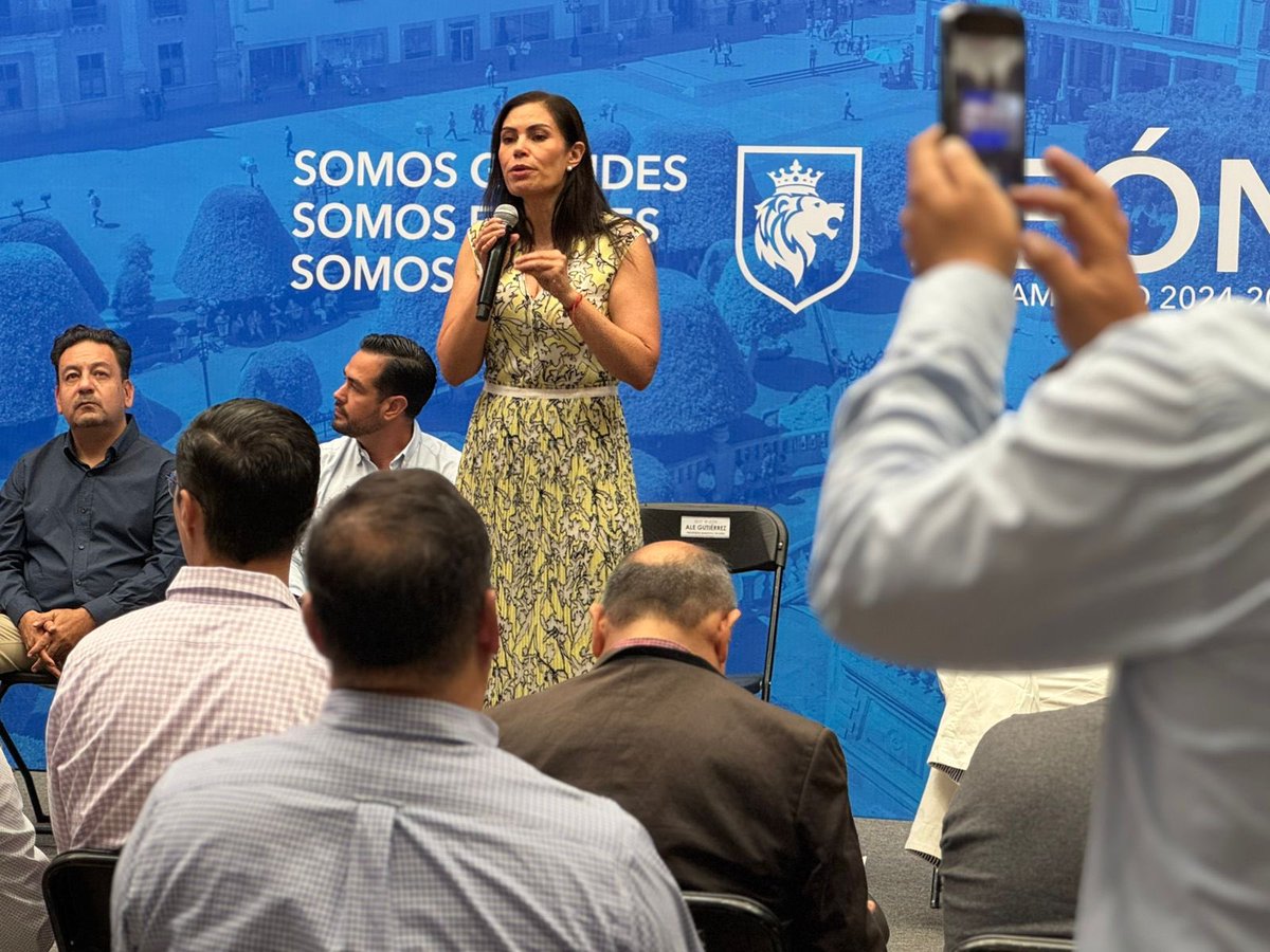 Municipio de León (@municipio_leon) on Twitter photo <a href="/Seguridad_Leon/">Secretaría de Seguridad León, Guanajuato</a> <a href="/Proteccion_leon/">Protección Civil</a> <a href="/Sapalleon/">SAPAL León</a> <a href="/SIAP_Leon/">SIAP León</a> <a href="/AleGutierrez_mx/">Ale Gutiérrez</a> <a href="/AllanLeon_/">Allan León</a> 🐾 Se han atendido 38 reportes para rescatar a 55 animales durante esta temporada.
🌳 Cada árbol caído es sustituido
✔️ 47,764 árboles plantados
🌱 60,447 ejemplares rescatados
🌿 Y este año se suman 16 mil más por plantar.
¡#AvanzaLeón! 🦁
#TemporadaDeLluvias 🌧️ <a href="/Seguridad_Leon/">Secretaría de Seguridad León, Guanajuato</a> <a href="/Proteccion_leon/">Protección Civil</a> <a href="/Sapalleon/">SAPAL León</a> <a href="/SIAP_Leon/">SIAP León</a> <a href="/AleGutierrez_mx/">Ale Gutiérrez</a> <a href="/AllanLeon_/">Allan León</a> 🐾 Se han atendido 38 reportes para rescatar a 55 animales durante esta temporada.
🌳 Cada árbol caído es sustituido
✔️ 47,764 árboles plantados
🌱 60,447 ejemplares rescatados
🌿 Y este año se suman 16 mil más por plantar.
¡#AvanzaLeón! 🦁
#TemporadaDeLluvias 🌧️