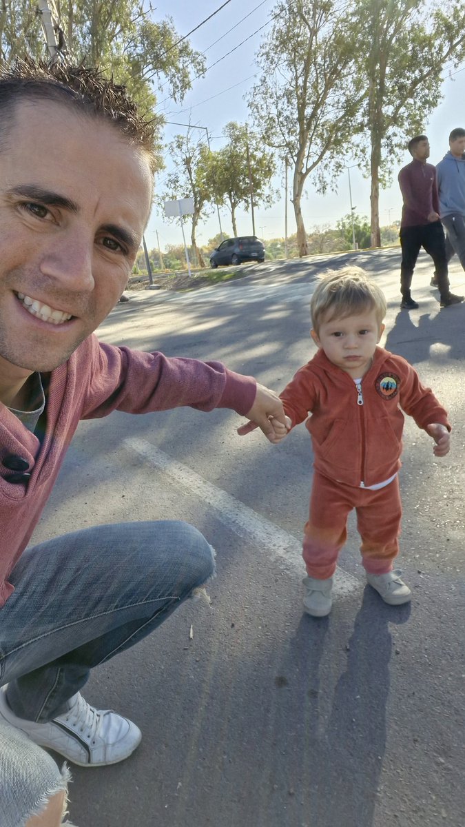 BASTA DE DESAPARICIÓN FORZADA

Permitan que Nahuel pueda comunicarse con su familia, permitan que Nahuel pueda acceder a una Defensa Privada, si es que existe proceso penal legal en curso. 

Nahuel no merece estar un día más privado de Libertad. Tiene que volver a su vida, a su