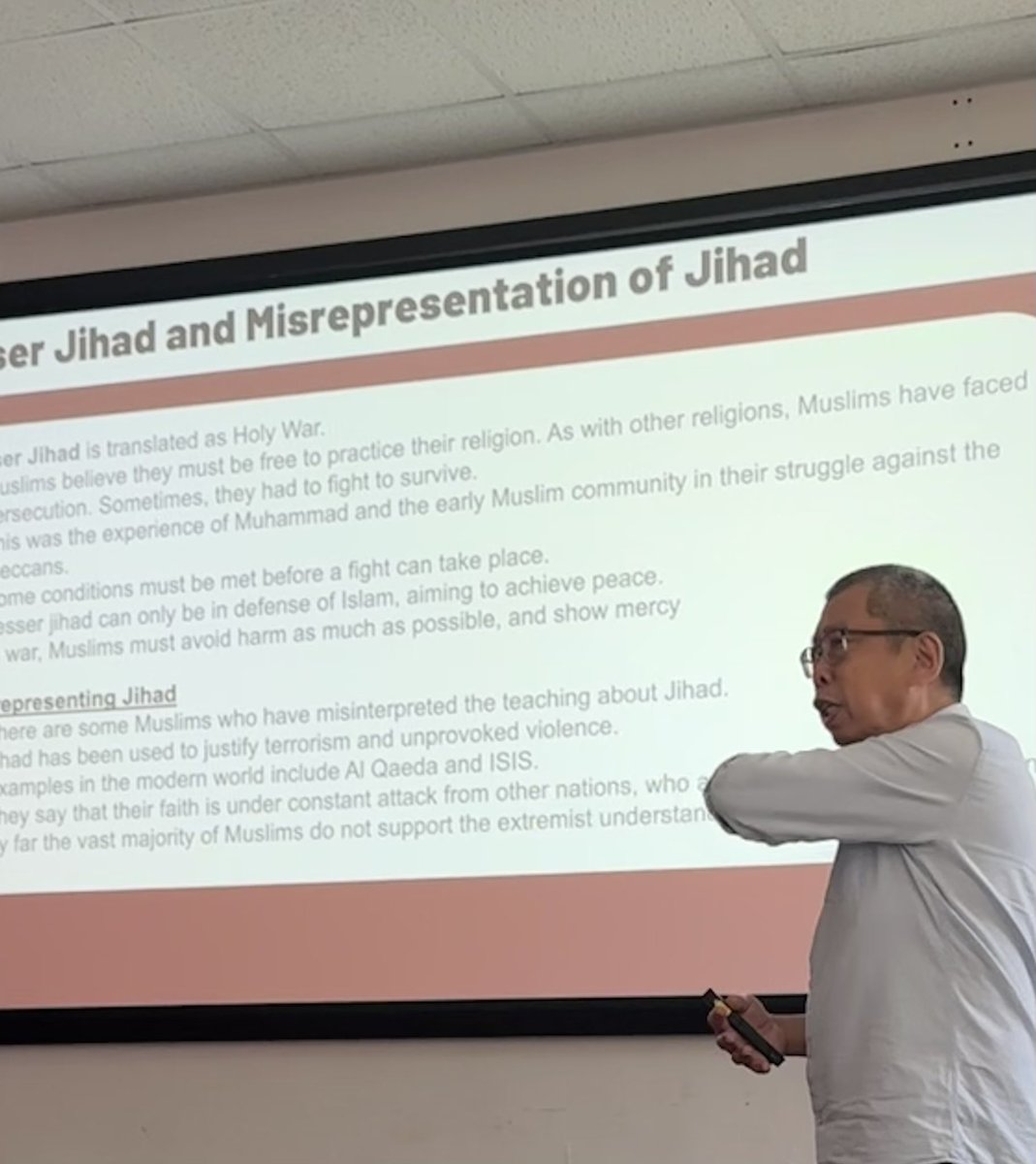 stophateuk's tweet image. Thank you @NewcastleSU for inviting us to deliver a couple of sessions today raising awareness & understanding of #hatecrime & #islamophobia Despite tech glitches we hope staff gained a lot from the sessions. Contact us if you need more info & guidance when helping others