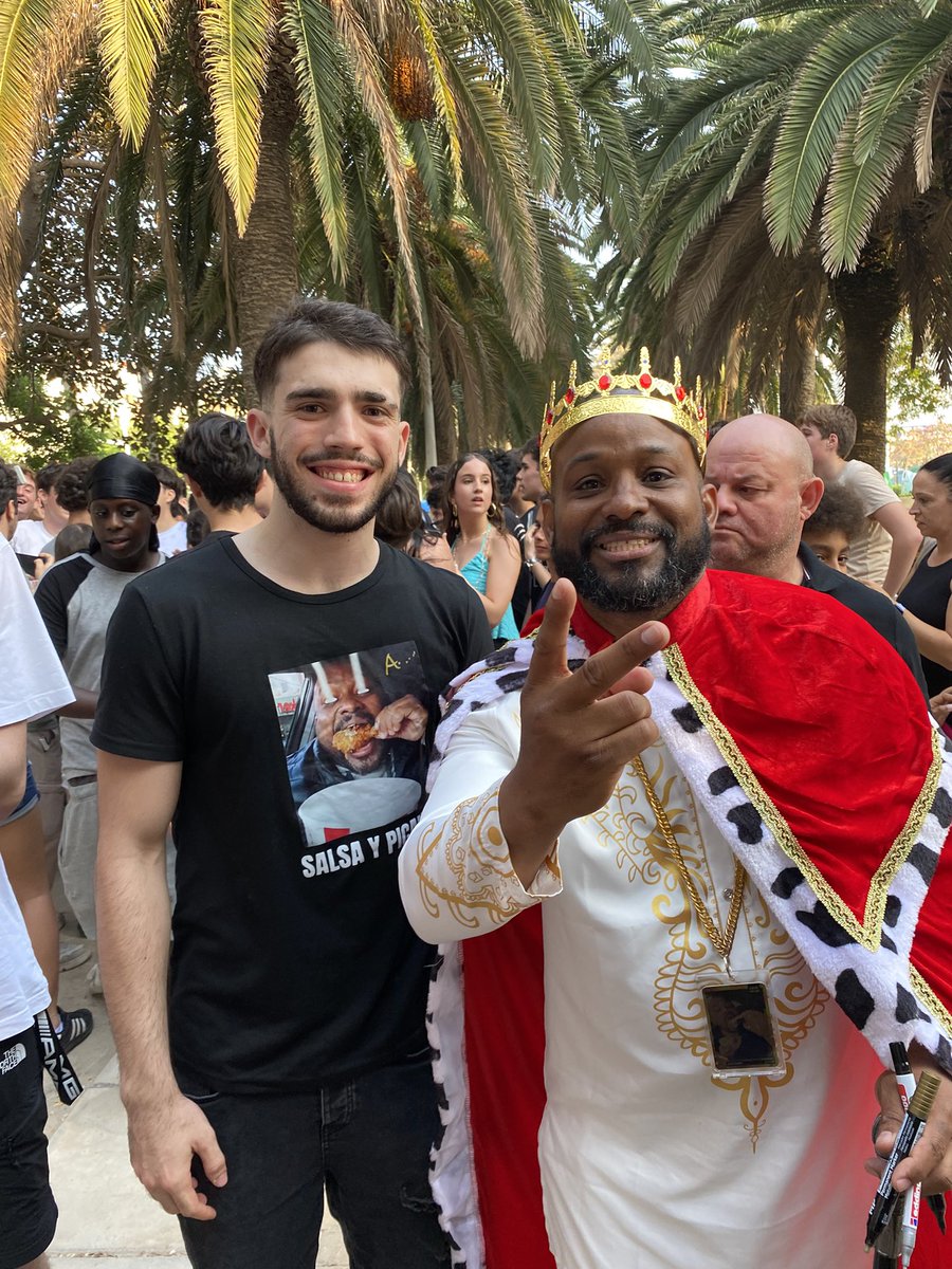 0 horas cotizadas pero una foto con don pollo tu que tienes