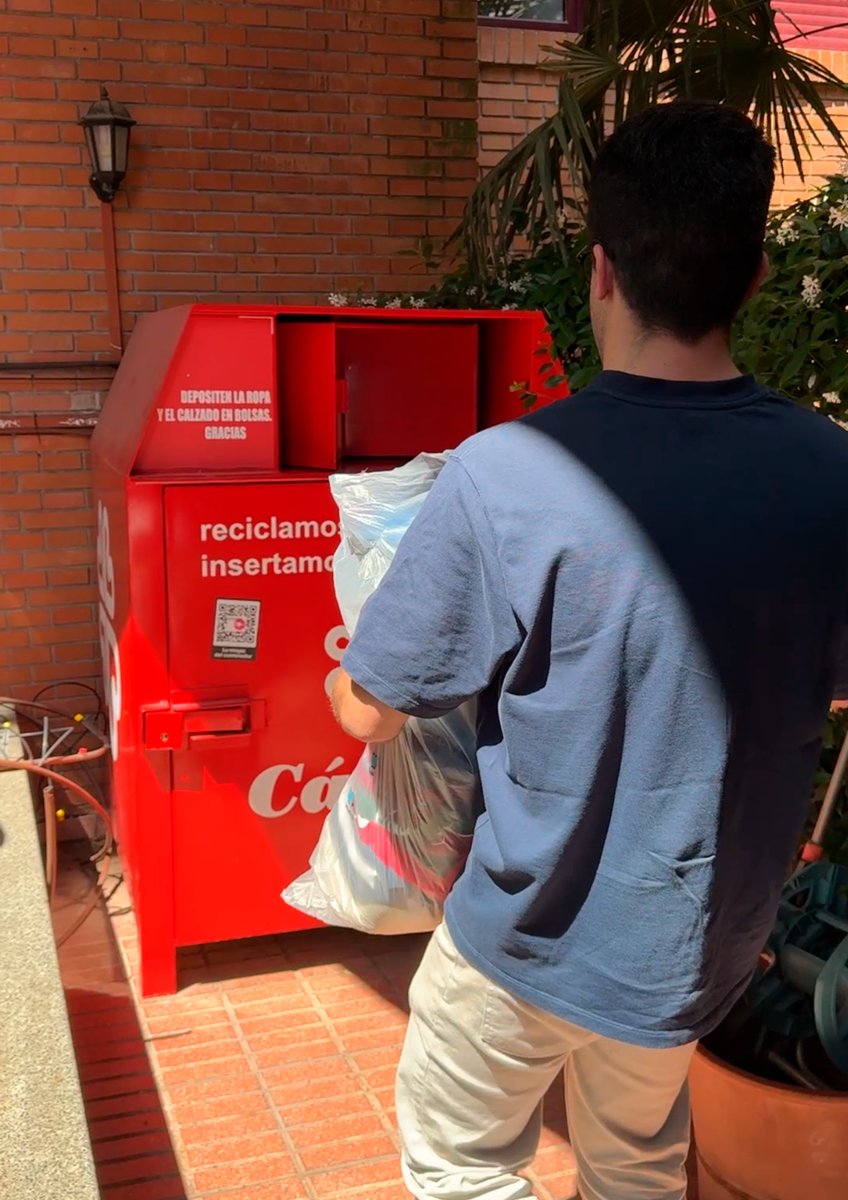 Con el final del curso, toca hacer maletas y a veces hay cosas que no caben. Pero siempre hay sitio para la solidaridad.

Gracias a los contenedores rojos de <a href="/_CARITAS/">Cáritas Española ✳️</a>  <a href="/CaritasMadrid/">Cáritas Madrid</a>, la ropa que dejamos tiene una segunda vida.

#MásAlcalá #UnMayorEsMás #Claretianos