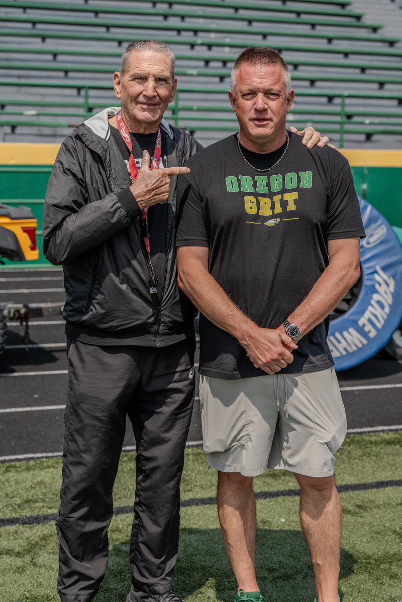 Hall of Fame Strength and Speed coach Mike Srock spent the week working with the Clay Eagles and consulting with Coach P!  We are so grateful for him!