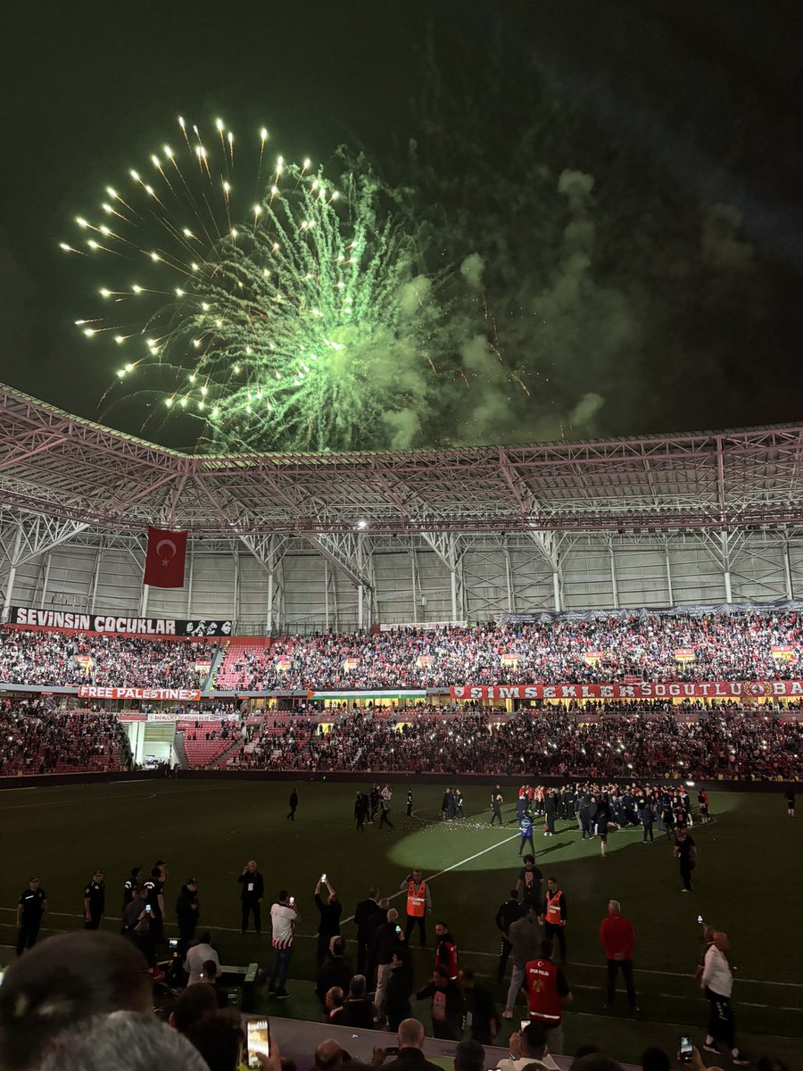 Avrupa ve lig maçlarının kombinesi tek olmalı. Takımı her koşulda destekleyen taraftar için fiyatlar düşük tutulmalı #TekKombine #Samsunspor