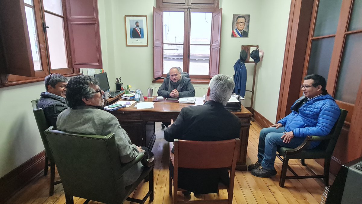 anefchile's tweet photo. El presidente de #ANEF, José Pérez Debelli, acompañó esta mañana a #ANFACH a una reunión con el delegado presidencial provincial de Los Andes, Cristian Aravena Reyes, para abordar deficiencias en áreas comunes y de esparcimiento en el Complejo Los Libertadores. https://t.co/LcDltInu7q