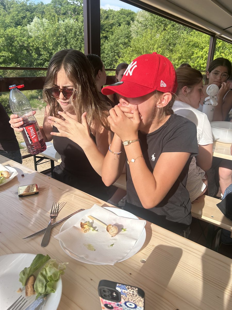 When in Desvres, on the MFL trip, it's customary to try les escargots! 🐌😋🇫🇷
