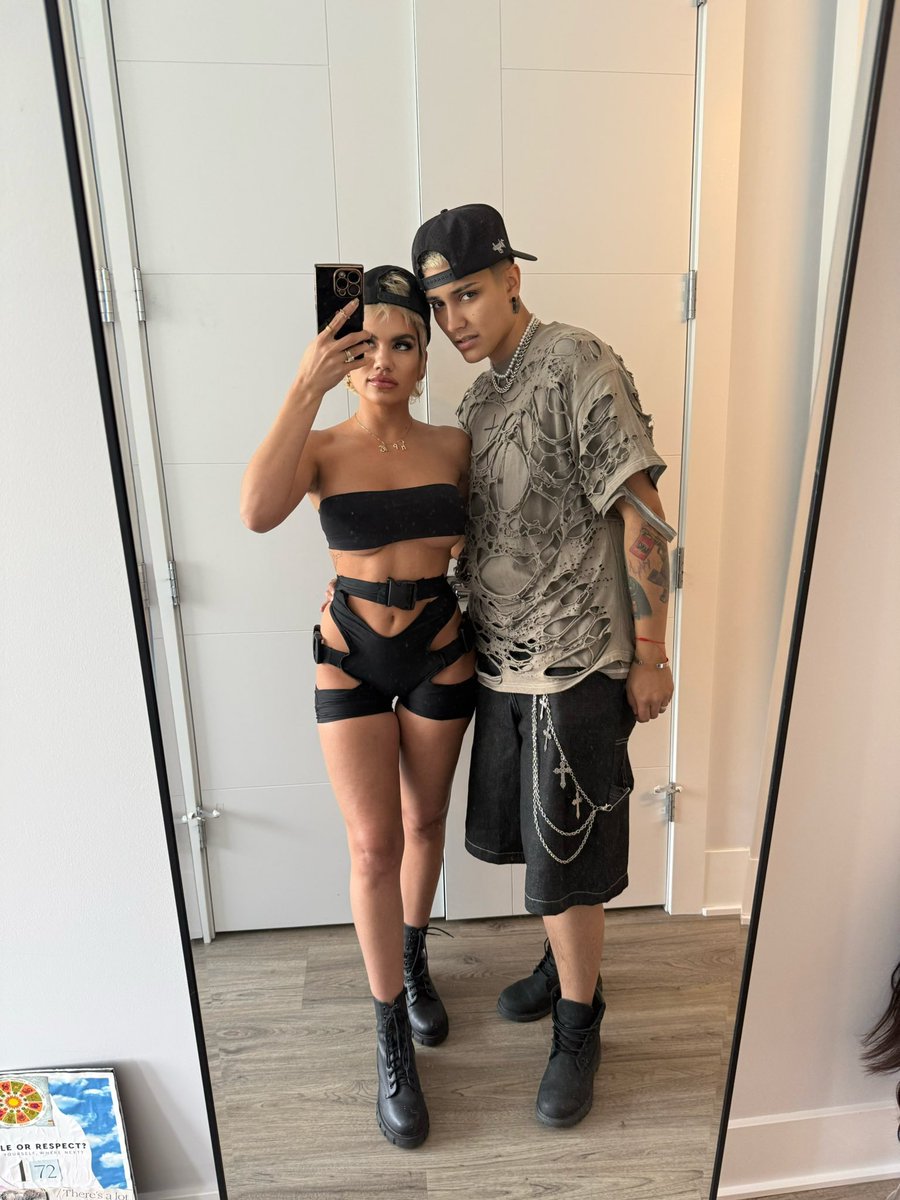 Wife x Wife 💦✨

Oh Eff:  kingtorres69