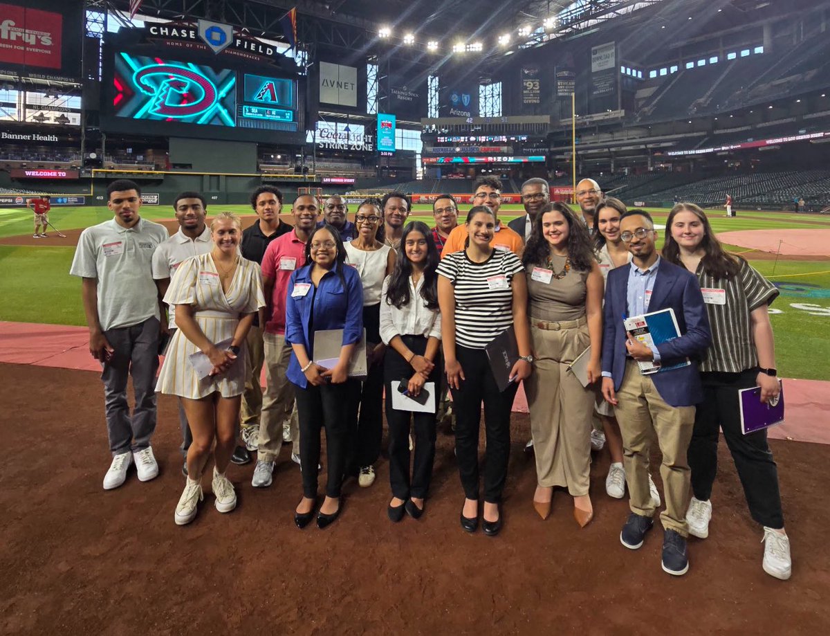 schwaarzy's tweet image. Amazing four days in Phoenix with @SJI_Update. So grateful for @edguzm, @ScandalB4God, @nabjprez2011 & all of our incredible speakers. My first day with the @KCStar sports desk is June 16!