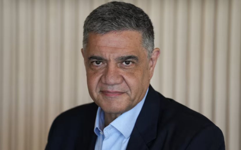 Che <a href="/jorgemacri/">Jorge Macri</a> ¿DONDE ESTÁ LA POLICÍA DE LA CIUDAD en las tomas de los edificios vecinos a la casa de la Condenada CFK? 

Se están metiendo en las casas, están robando, fumando, tomando y CAGANDO en los balcones y no aparece nadie hijo de mil puta. 

Tienen encerrada a una mujer