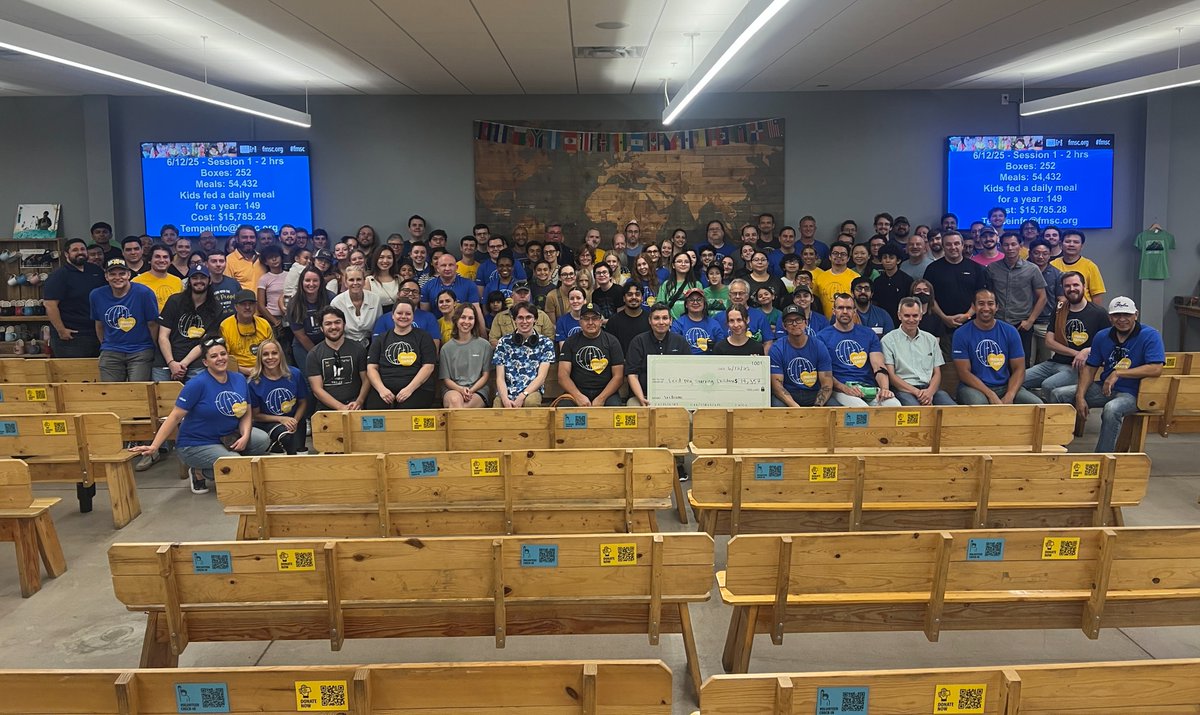 IridiumComm's tweet image. 📦 252 boxes
🍽️ 54,432 meals
🧒 149 kids fed a daily meal for a year

This year for Iridium #ImpactDay, our team members in Arizona had a fun and inspiring time volunteering at @fmsc_org and packing nutritious meals for children.

#TrulyGlobalStartsLocal #FMSC