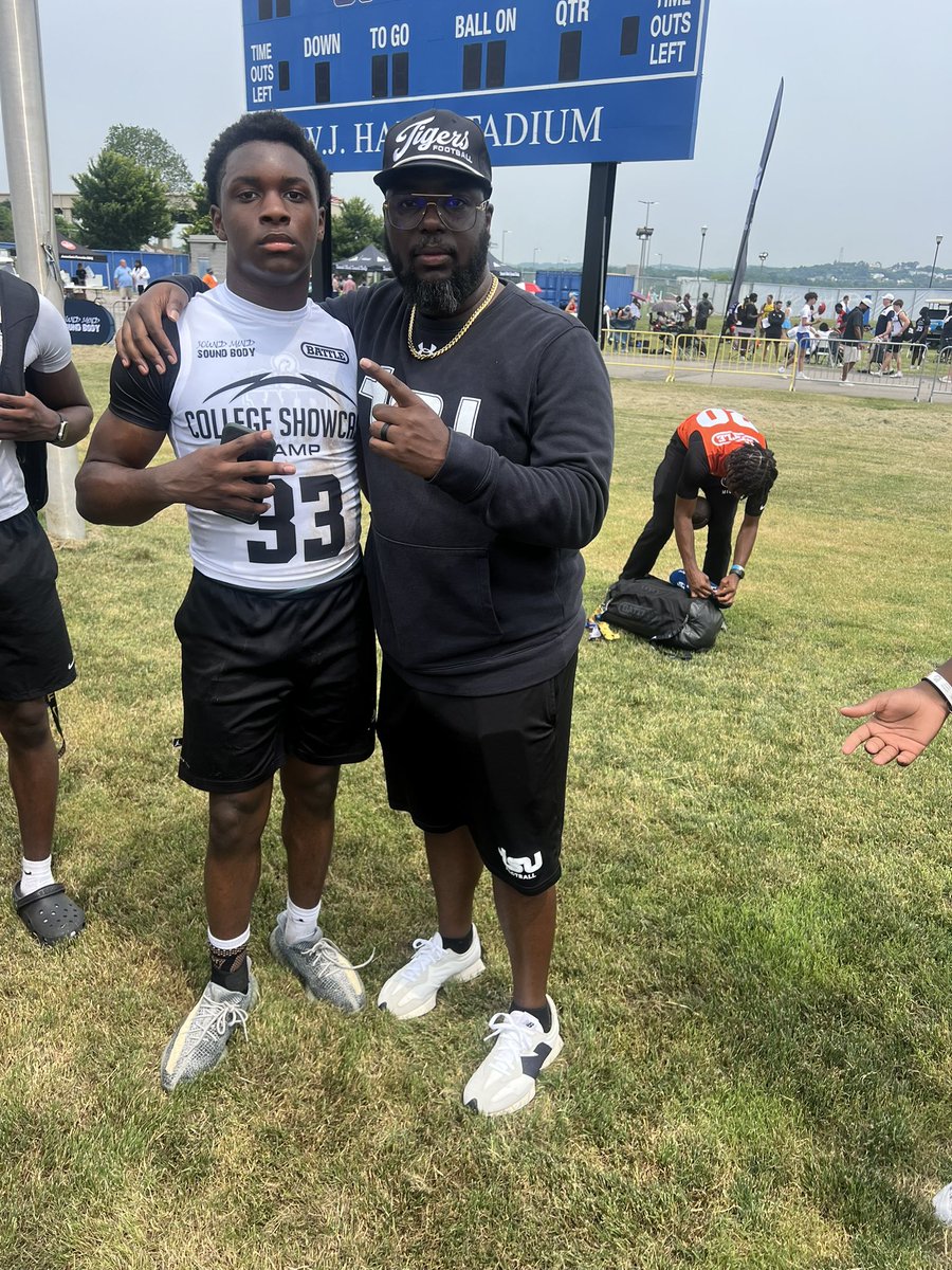 Solomon Elam (@solomonelam) on Twitter photo Blessed to receive an offer from Tennessee State University #AGTG <a href="/ZHilbs/">Zachary Hilbers</a> <a href="/MarcSutherland_/">Marcus Sutherland</a> <a href="/CoachBlackwell_/">Curtis Blackwell II</a> <a href="/TheD_Zone/">The D Zone</a> <a href="/AllenTrieu/">Allen Trieu</a> Blessed to receive an offer from Tennessee State University #AGTG <a href="/ZHilbs/">Zachary Hilbers</a> <a href="/MarcSutherland_/">Marcus Sutherland</a> <a href="/CoachBlackwell_/">Curtis Blackwell II</a> <a href="/TheD_Zone/">The D Zone</a> <a href="/AllenTrieu/">Allen Trieu</a>