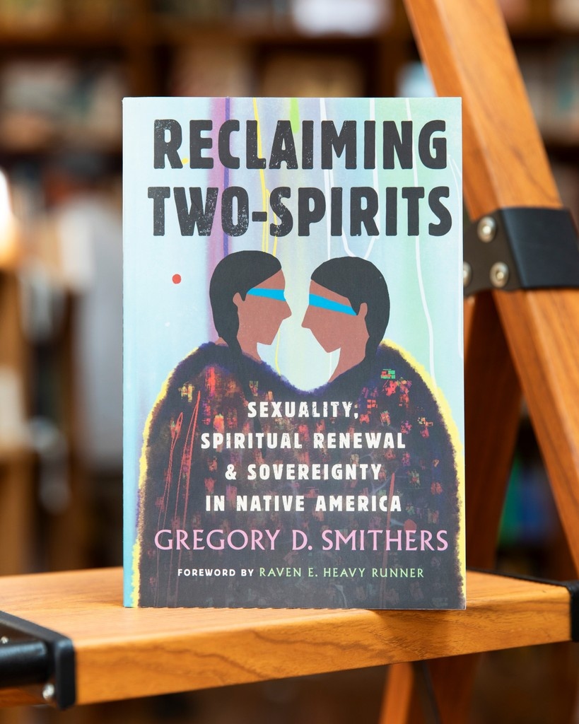 ElliottBayBooks's tweet image. Kicking off our #PRIDE25 recommendations with new queer nonfiction! ✨️
#queerbooks #indiebookstore #elliottbaybookcompany