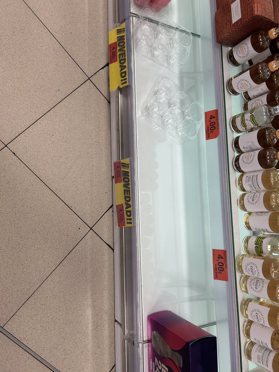 blancalisboa's tweet photo. @ mercadona que pasa en todos los mercadona https://t.co/cFi37rUf6K