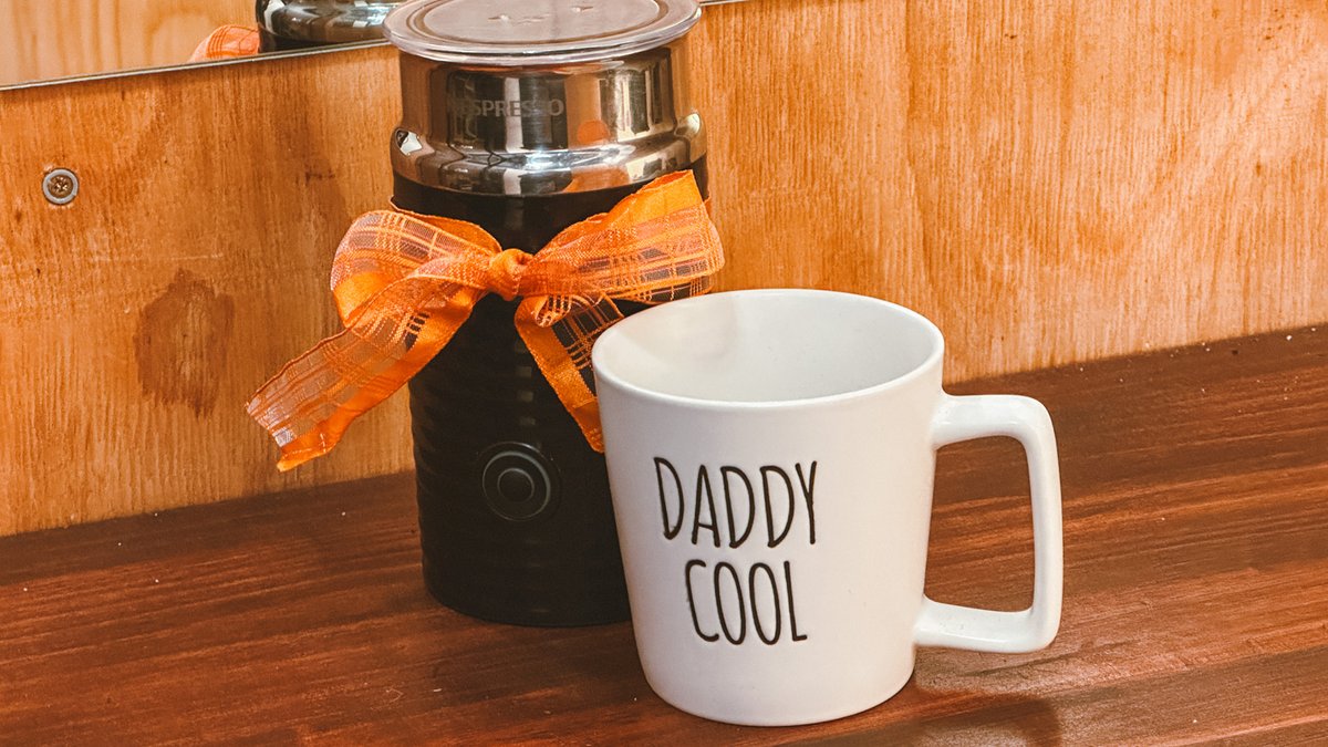 Dad’s Day, done right 💙 Whether he’s master of the braai, adventure-obsessed or just your all-round hero, Canal Walk has the gifts to match. Thoughtful, fun, full of heart — tap to find his favourite. 🤗👉 bit.ly/4dZGEFJ
#CanalWalk #HaveItAll