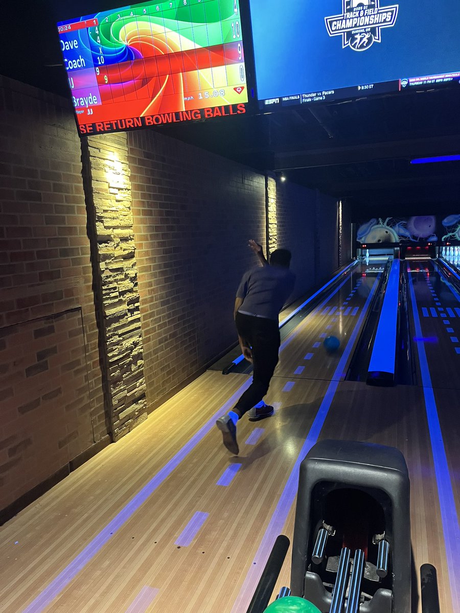 RacersHoops's tweet image. Strike SZN 🎳

Thanks to Corvette Lanes for having us out!

#GoRacers🏇