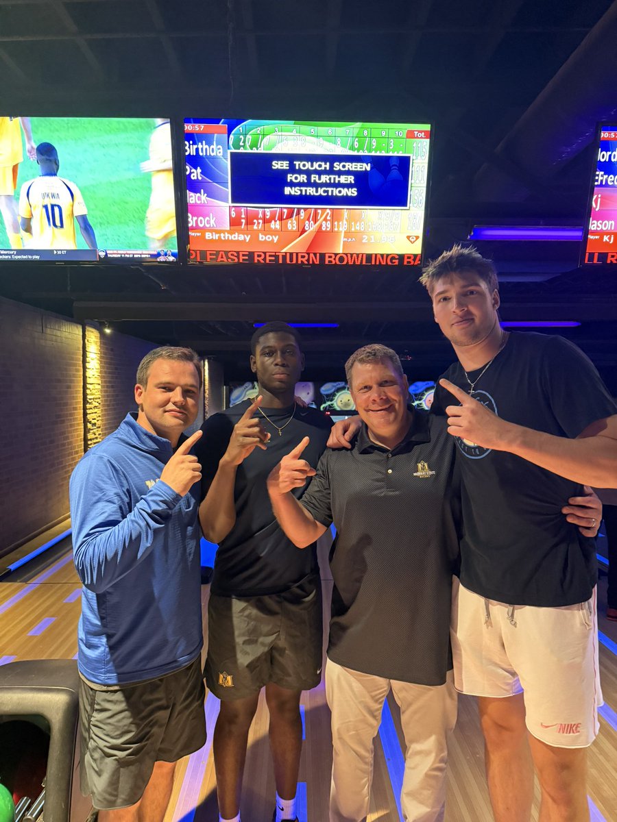 RacersHoops's tweet image. Strike SZN 🎳

Thanks to Corvette Lanes for having us out!

#GoRacers🏇