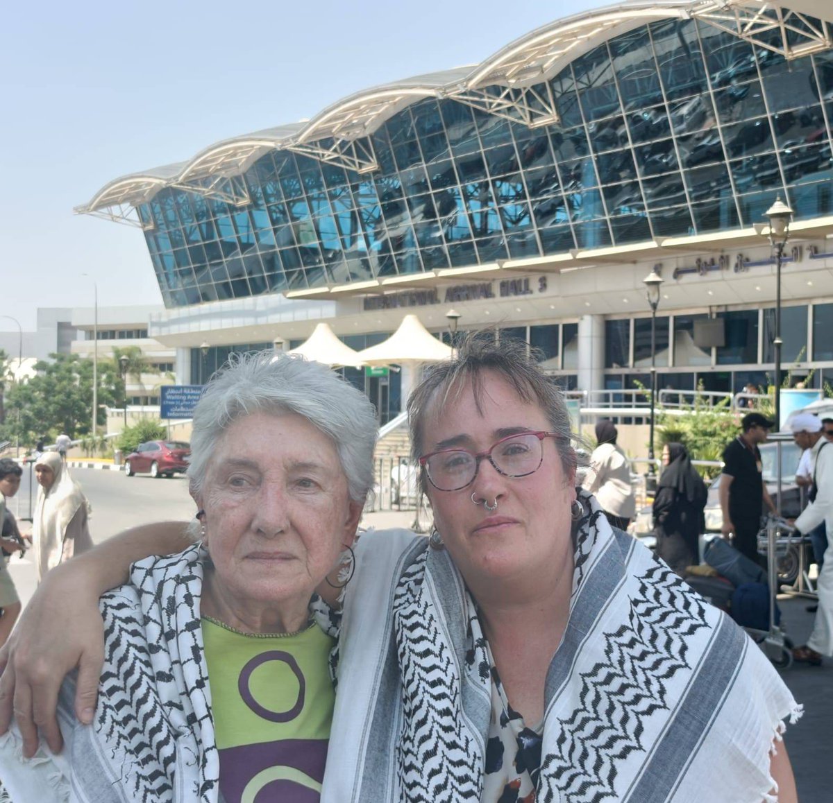 Gazara abiatzen den martxa geldiarazi dute, eta 200 delegatu inguru atxilotu. Momentu hauetan 3 euskaldun askatu dituztela dakigu.

#PalestinaAskatu!