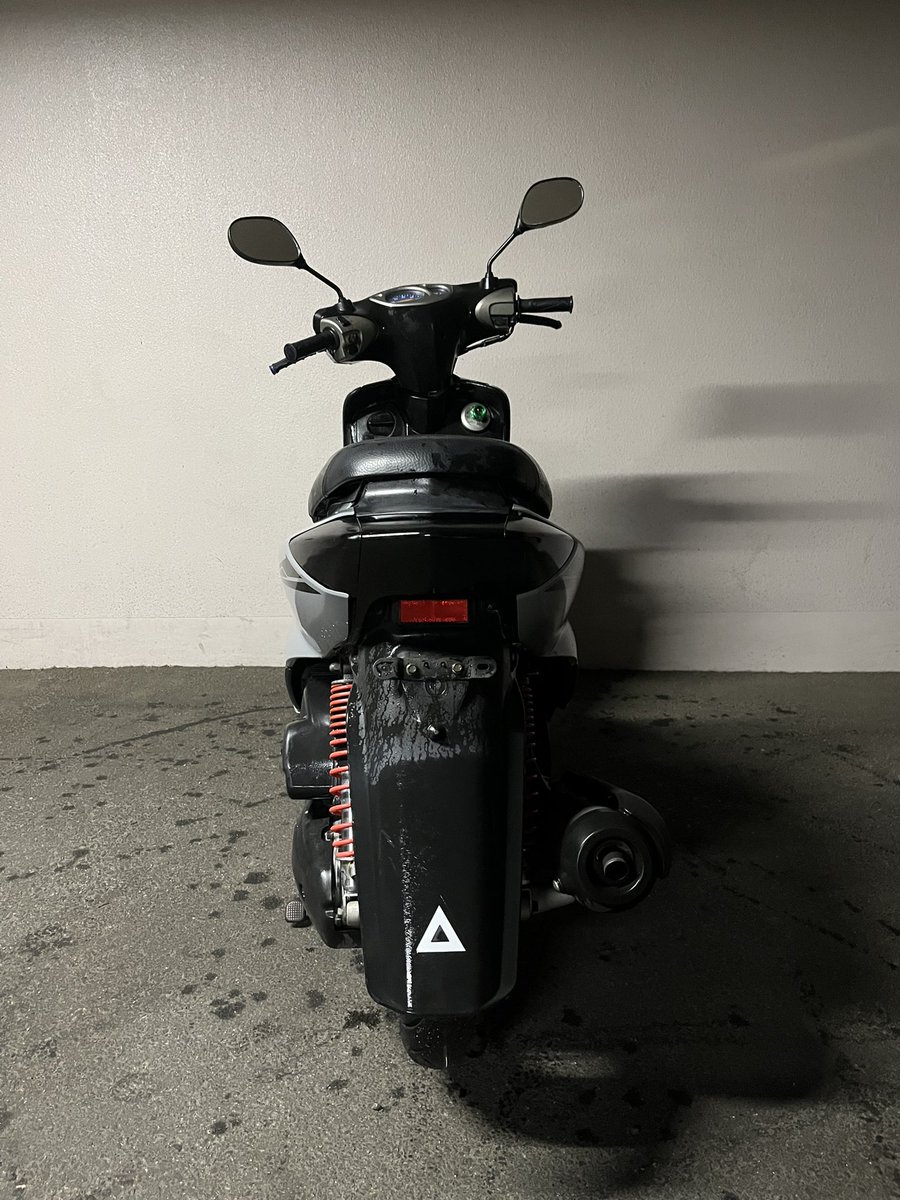 motogarageL's tweet photo. 車種: ヤマハ　シグナス
メーター表示距離: 約37000km
車体番号: SE12J
鍵/書類: キー2本/登録書類あり

詳細公式LINEまで♪

#バイク売ります　#原付売ります　#小型売ります https://t.co/YlFCvbpXYm