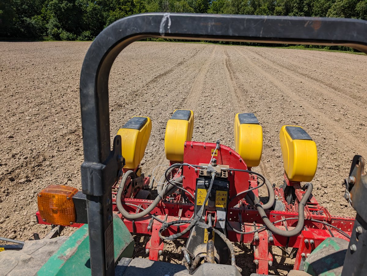 What’s new at Abbey Farms?
🎃 Pumpkins planted
🍅 More tomatoes, cukes &amp; zucchini
🌻 Sunflowers
🌽 Ornamental Corn
💐 450+ mums!
🐶 Don’t forget – Dog Daze is THIS Saturday!
25+ vendors, rescues, crafts &amp; pups welcome!
#AbbeyFarms #DogDaze #FallPrep