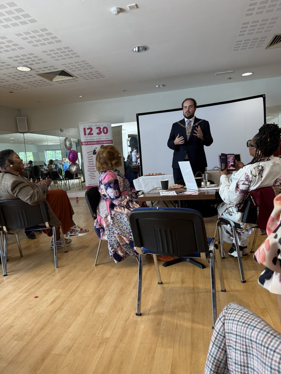 smarshcollings's tweet image. At @1230jackie 1230 Evolution of Finance event this afternoon, with singer songwriter &amp;amp; producer Gloria Jones talking about how &amp;amp; why she launched the Marc Bolan School of Music &amp;amp; Film in Sierra Leone.