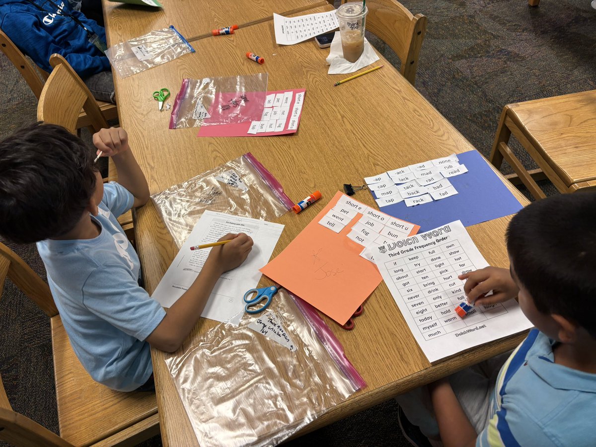 Wrapping up week 2 of #SummerSchool 2025! #phonics #wordwork #turner202strong #differentiation <a href="/TUSD202/">Turner USD #202</a>