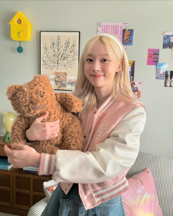 Abang abang makasih buat semua waktu, usaha, dan kerja kerasnyaa 🥺 maaf banget laras belum do the best selama jadi prajurit 😔. Istirahat yang banyak yaa 🩷

 <a href="/stivencullen/">Stiven</a> <a href="/noereriva/">‏َ</a> <a href="/Jemiciaa/">Jema.</a>
<a href="/jenandrra/">𝗣𝗿𝗮𝗻𝗮𝘁𝗮, Jenan</a>  <a href="/ohmighat/">Migi.</a> <a href="/MERAHDELlMA/">ꦗꦶꦮꦁ, 𝓜erah.</a>
@ndanNICHO 
⠀
⠀