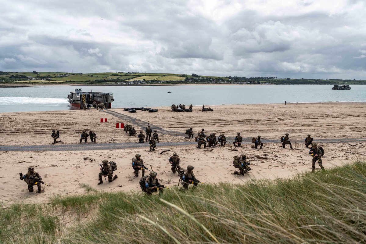 #Polaris25 

Le Groupement Tactique Embarqué, armé par la <a href="/9_BIMa_AdT/">9_BIMa</a>  et la <a href="/4e_BAC/">4e brigade d’aérocombat</a>, a pris part à un exercice interarmées et interalliés conduit par la <a href="/MarineNationale/">Marine nationale</a>. 

L'<a href="/armeedeterre/">Armée de Terre</a> renforce sa capacité à combattre dans tous types de milieux et sur court préavis. 💪