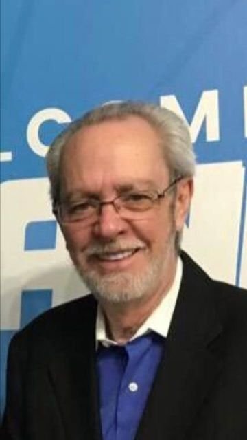 APEVEX se suma al duelo que embarga al gremio periodístico de Venezuela por la muerte de nuestro apreciado colega Eduardo Sapene, quien falleció hoy en el Jackson West Medical Center de la Ciudad de Doral, EEUU.
Eduardo fue vicepresidente de Información y Opinión  en RCTV.
QEPD