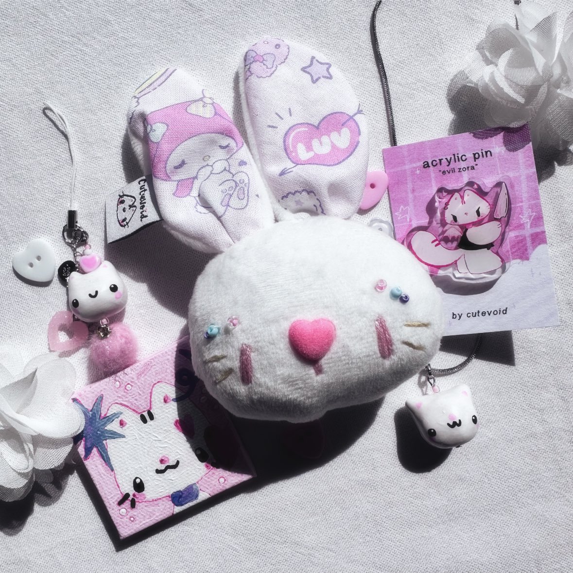cutevoid's tweet image. Shop update this Saturday, 9PM CET time 🎀 Plushies, paintings, charms & more :3