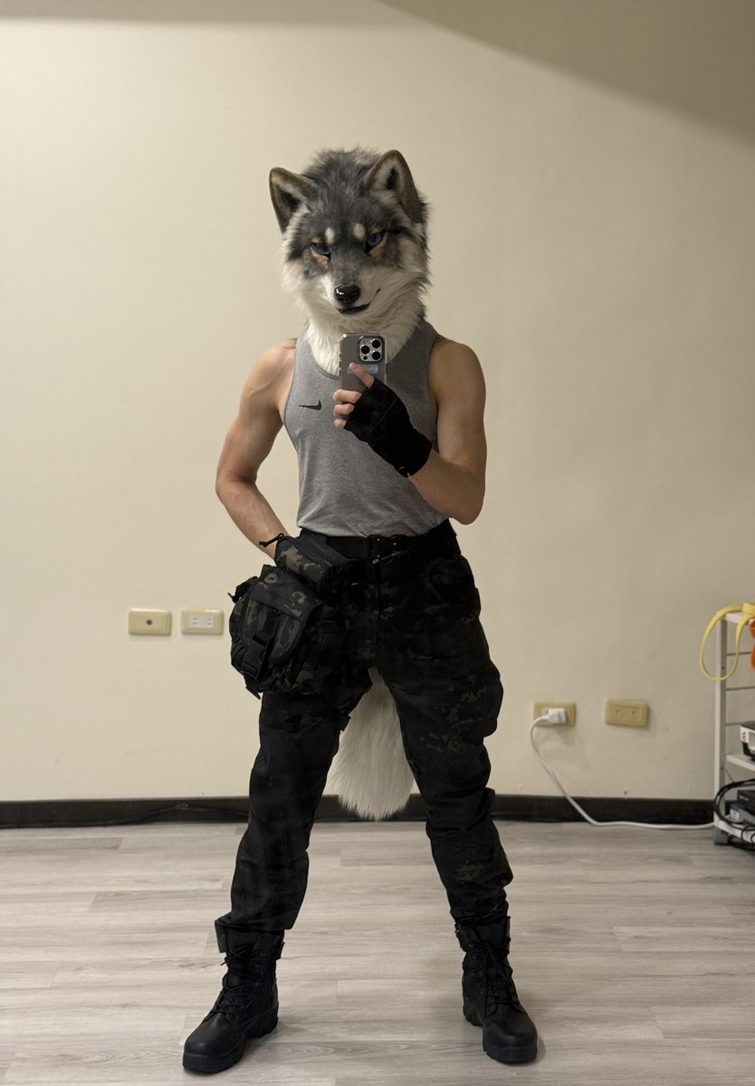 AkuWolf's tweet image. 努力鍛煉🐺