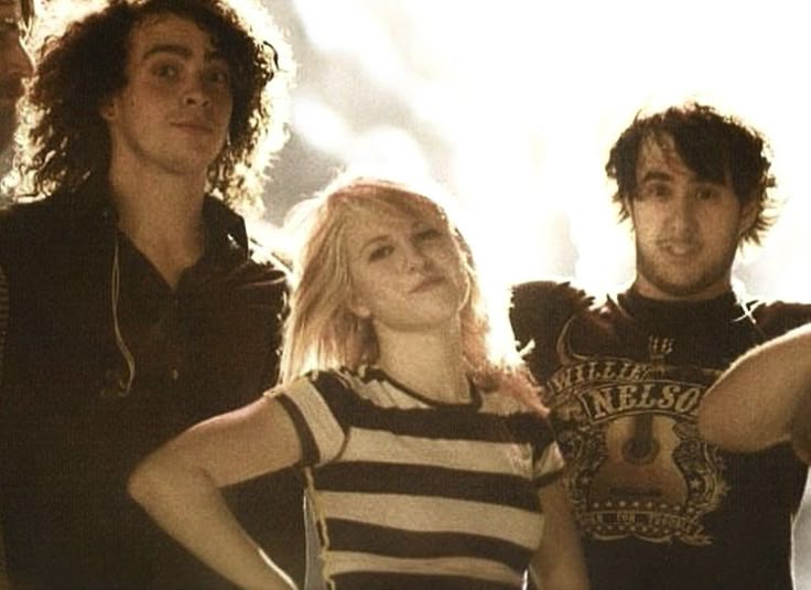 paramorebrasil's tweet image. O álbum Riot! completa 18 anos de lançamento hoje!

Aclamado pela crítica e responsável por alavancar a carreira do Paramore, o disco trouxe os hits &apos;Misery Business&apos;, &apos;Crushcrushcrush&apos; e &apos;That&apos;s What You Get&apos;.

Quem tem lembranças da era?