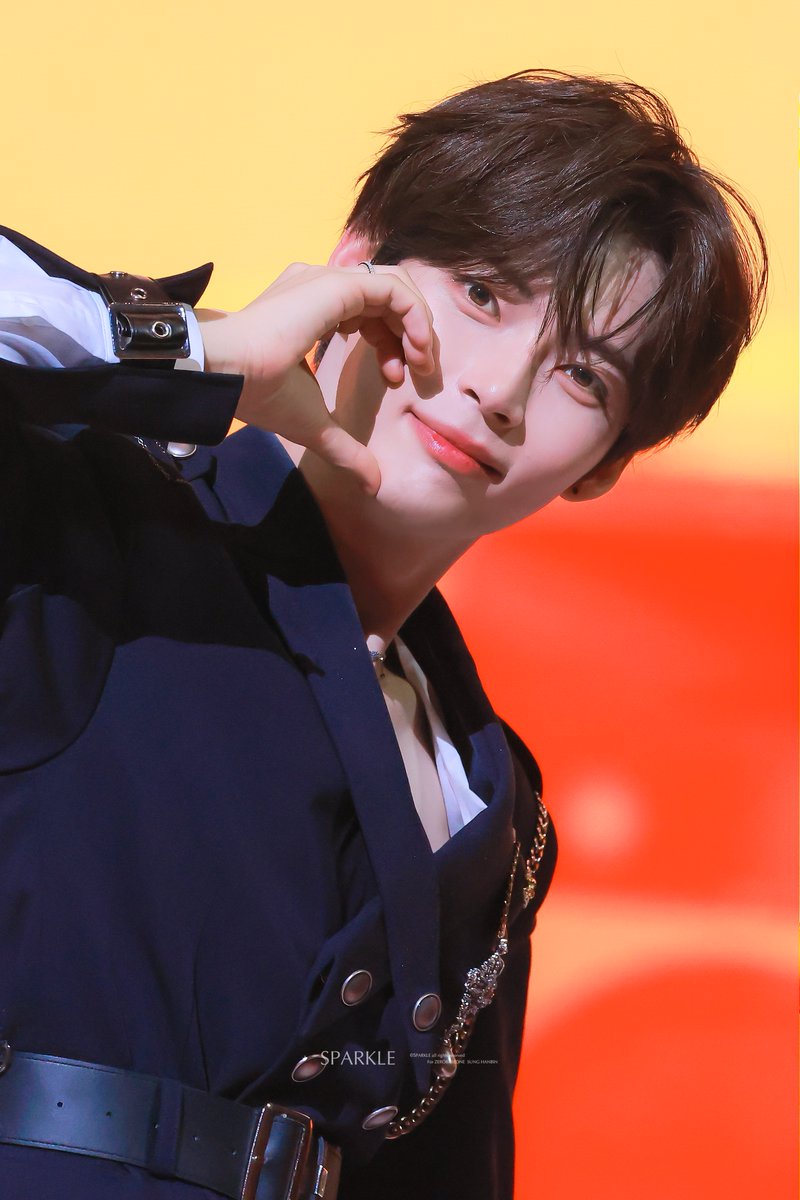 SPARKLE_SHB's tweet photo. 영원히 빛나는 우리의 별 
생일 축하해💫

#HAPPYHANBINDAY
#한빈아_햄피냥스데이
#私たちの永遠に輝く星ソンハンビン https://t.co/00IM2PirTg