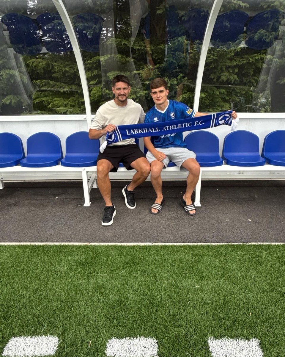 New ✍️ 🚨 

Welcome, Alex Camm!

We’re thrilled to announce the signing of Alex Camm. Alex scored 15 goals for Clevedon Town last year on their run to the playoffs 🎯

Let’s give him a warm welcome! #WelcomeCamm #LarkhallFC #TransferNews